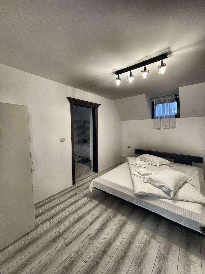 Capu Cîmpului Casa Din Podirei 빌라 외부 사진